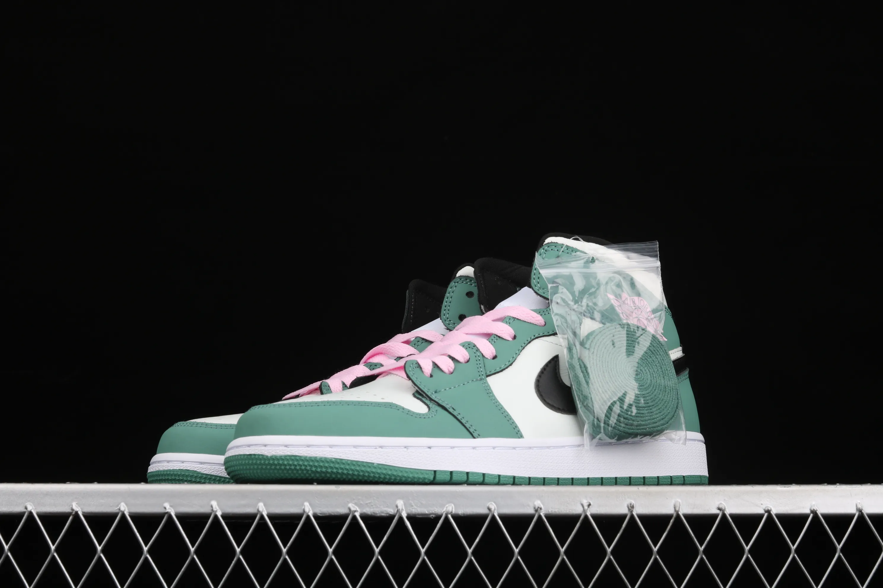All categories Air Jordan Jordan series basketball shoes Air Jordan 1 Mid Air Jordan 1 Mid AJ1 Joe 1 grass green China basketball shoes CZ0774-300
